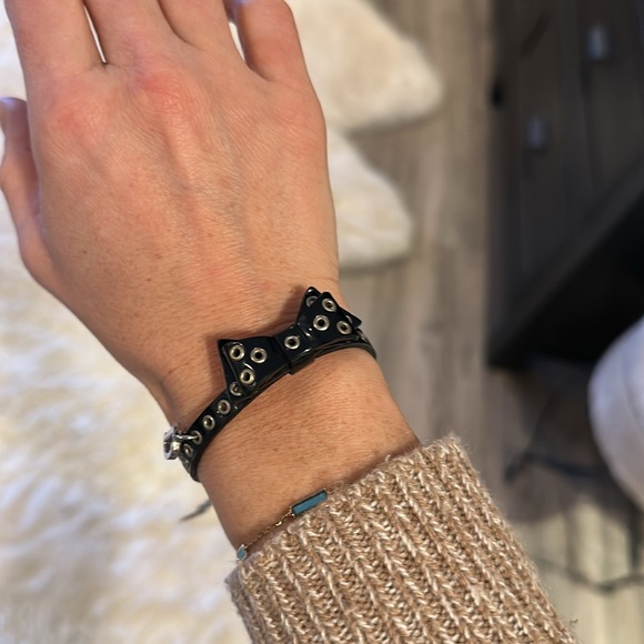 Authentic Dior Bow bracelet. Black patent leather. - Picture 6 of 8